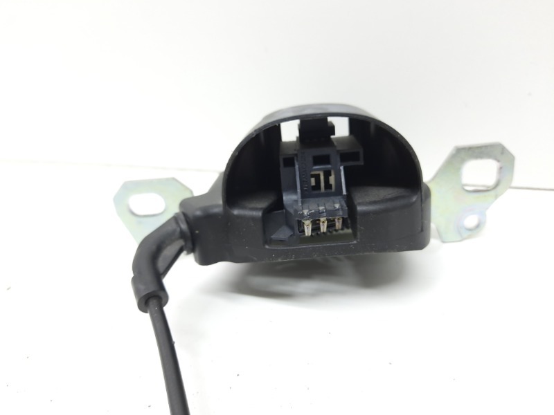 Замок спинки сиденья