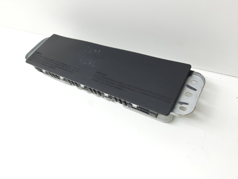 Подушка безопасности нижняя (для колен)