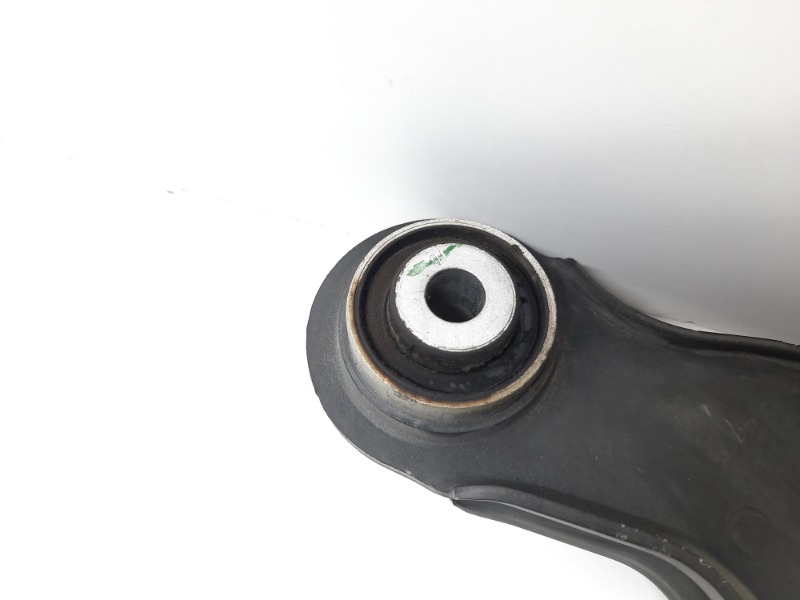 Рычаг задний правый