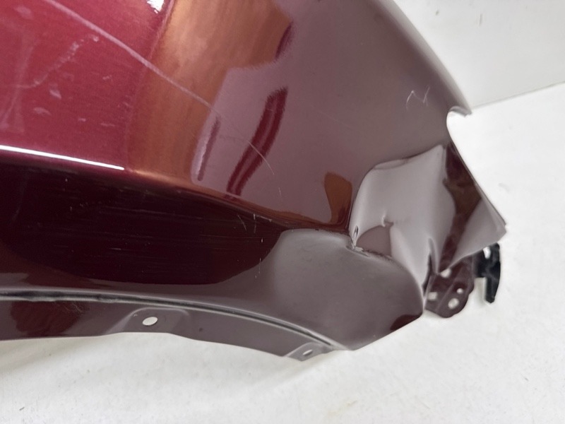 Крыло переднее правое