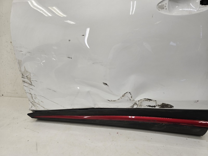 Дверь передняя левая