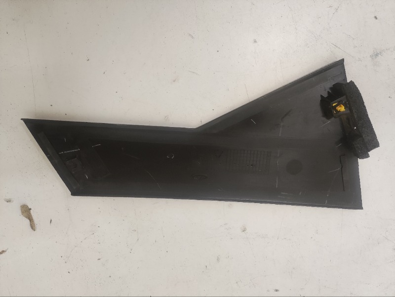 Накладка двери задней левой