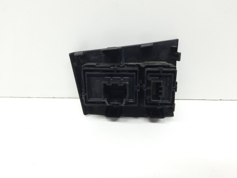 Кнопка регулировки сидения