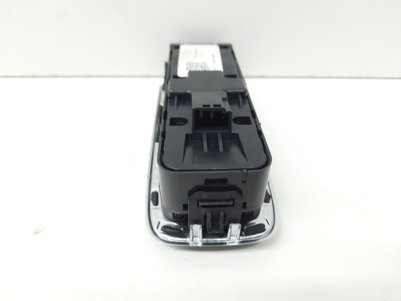 Кнопка стеклоподъемника