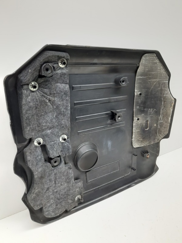 Крышка двигателя