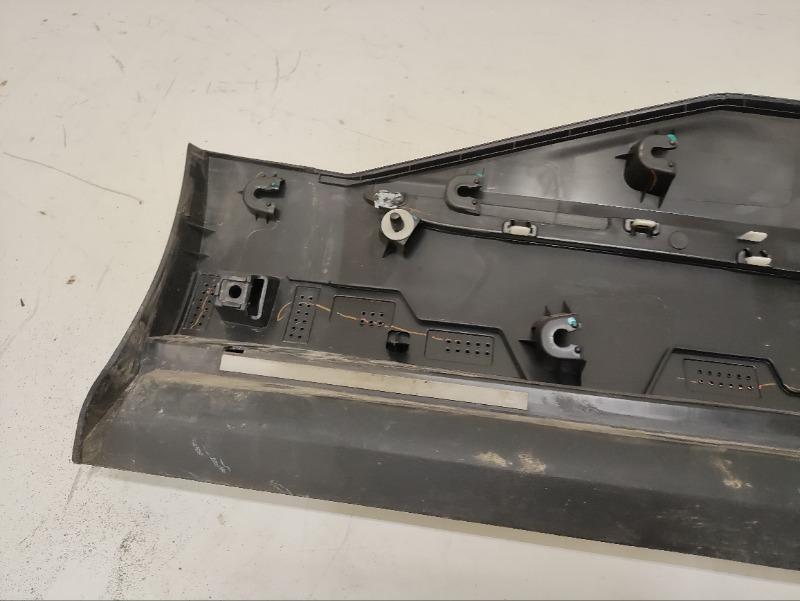 Накладка двери задней левой