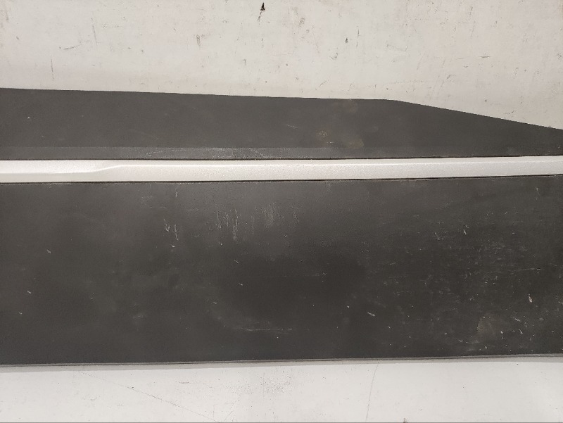 Накладка двери задней левой