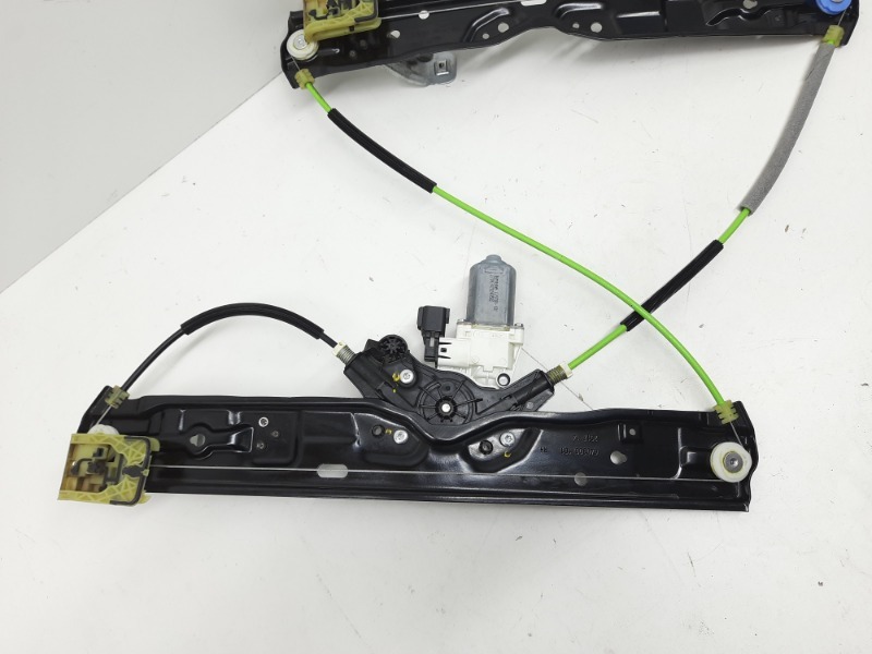 Стеклоподъемник электр. передний правый