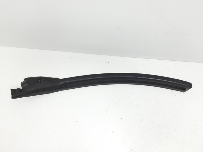 Уплотнитель двери