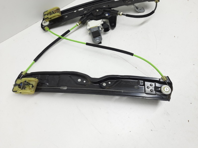 Стеклоподъемник электр. задний правый