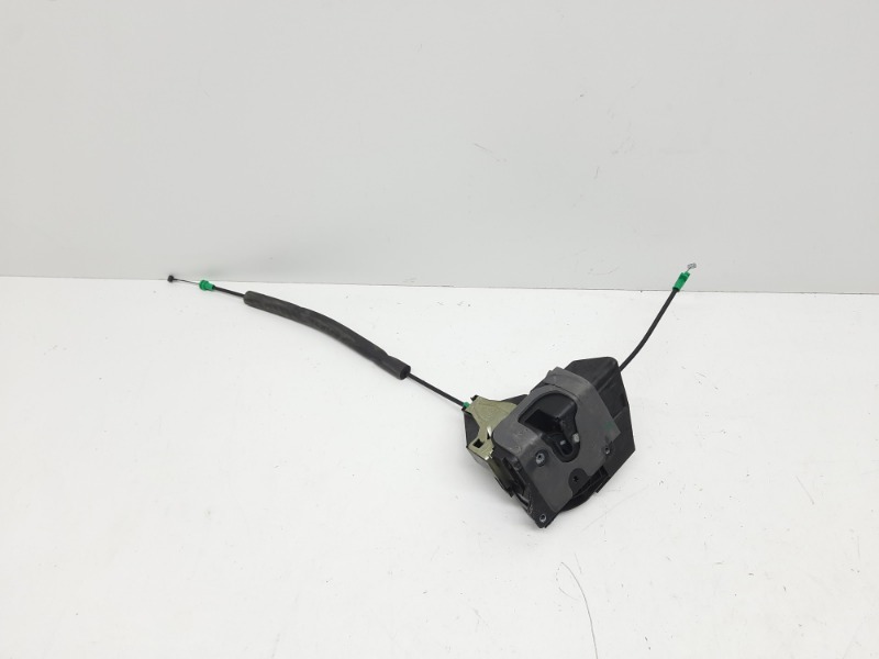 Замок двери задней правой