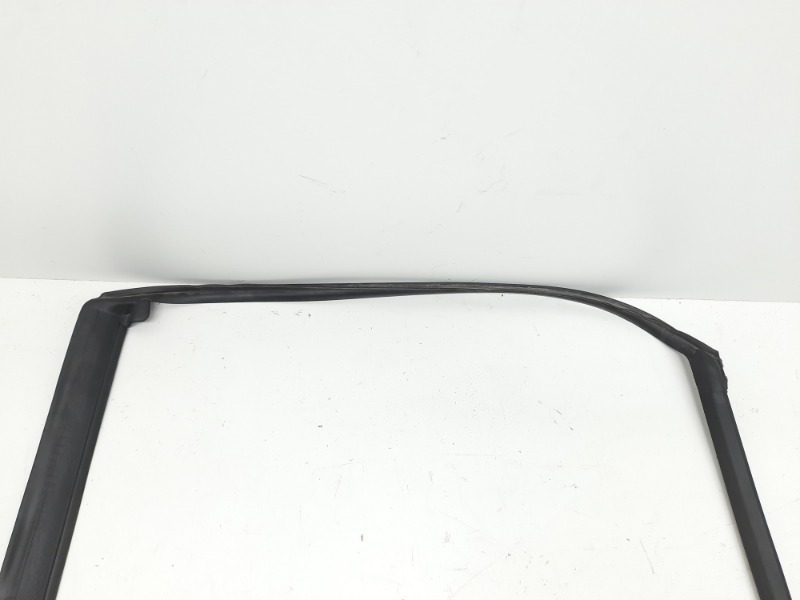 Уплотнитель двери