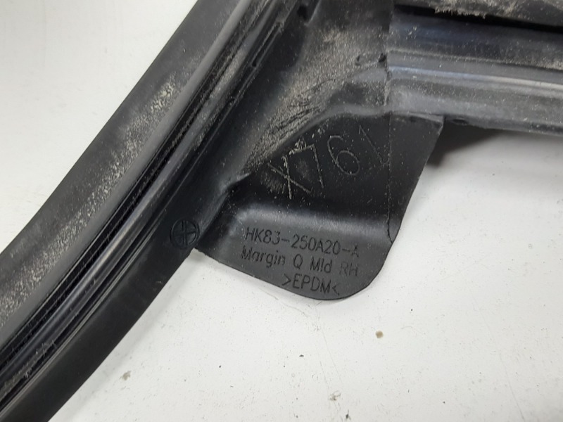 Уплотнитель двери