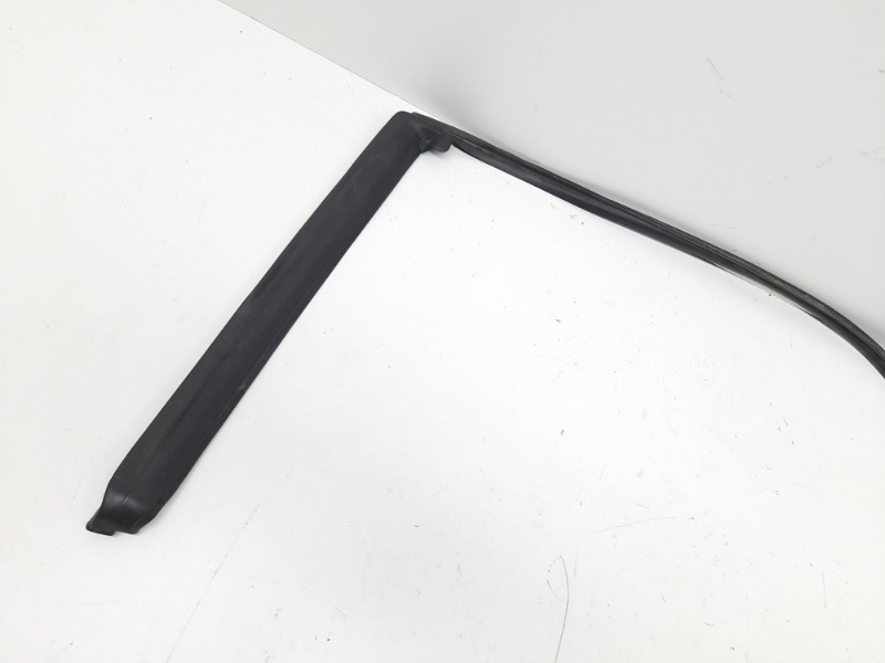 Уплотнитель двери