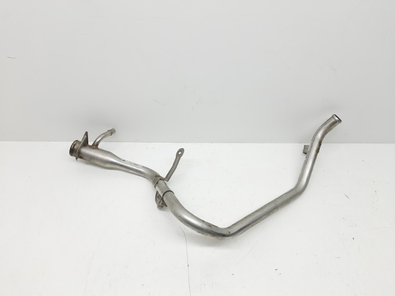 Горловина топливного бака