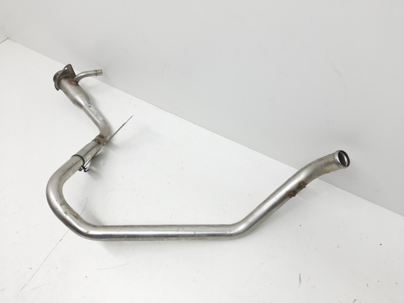 Горловина топливного бака