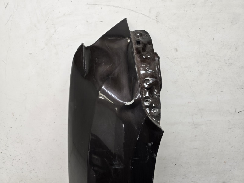 Крыло переднее правое