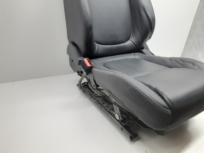 Сиденье салонное