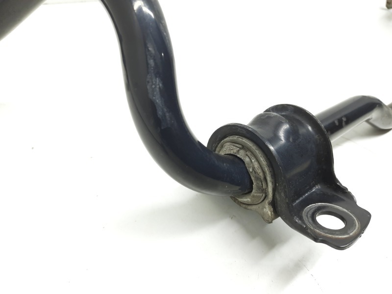 Стабилизатор передний