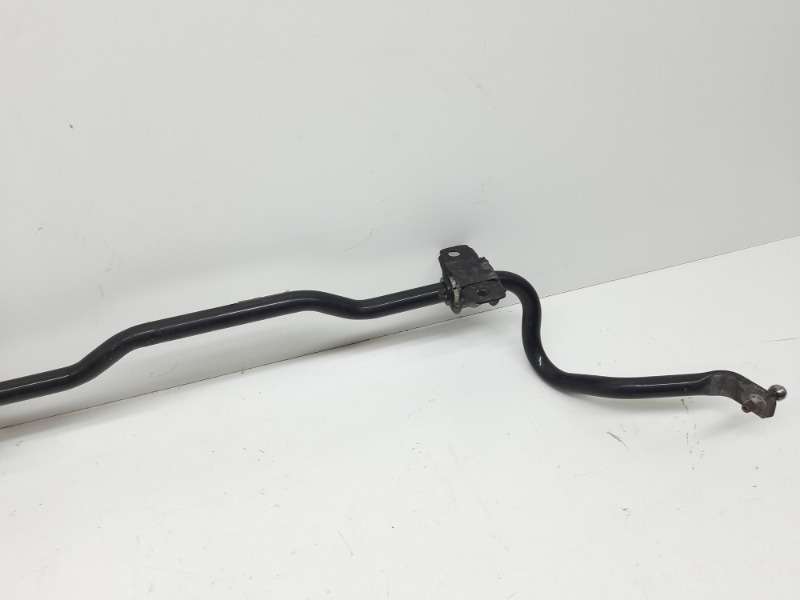 Стабилизатор передний