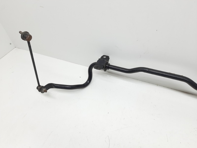 Стабилизатор передний