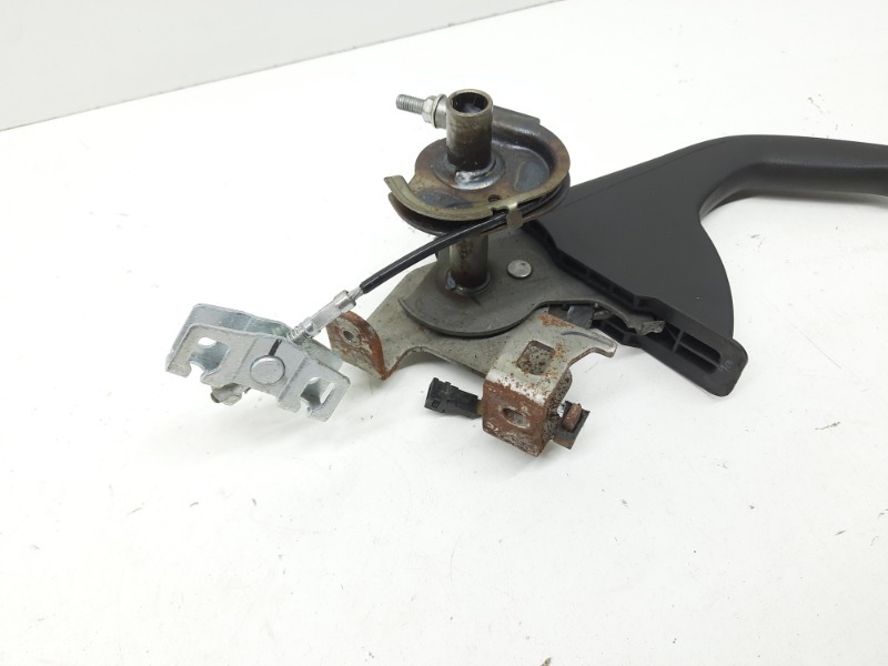 Рычаг стояночного тормоза