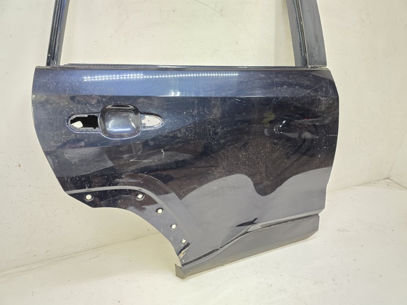 Дверь задняя правая