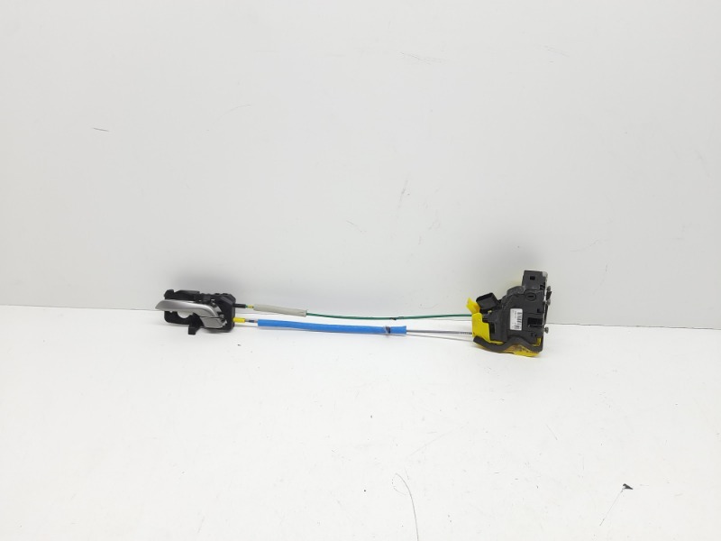 Замок двери задней левой