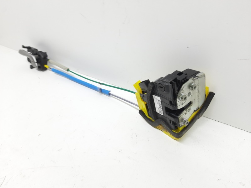 Замок двери задней левой