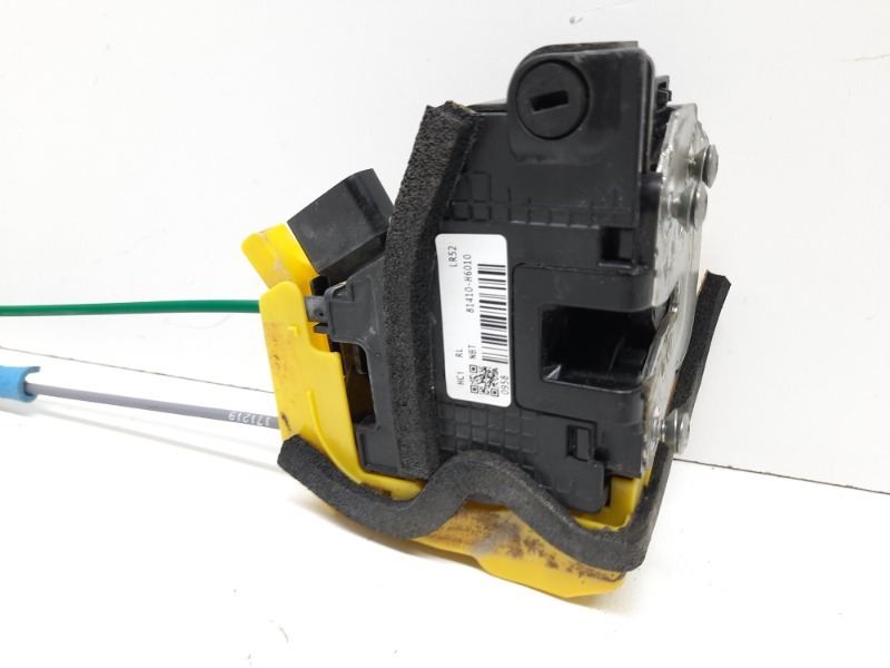 Замок двери задней левой