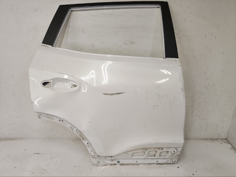 Дверь задняя правая