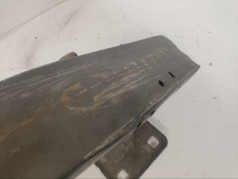 Усилитель переднего бампера