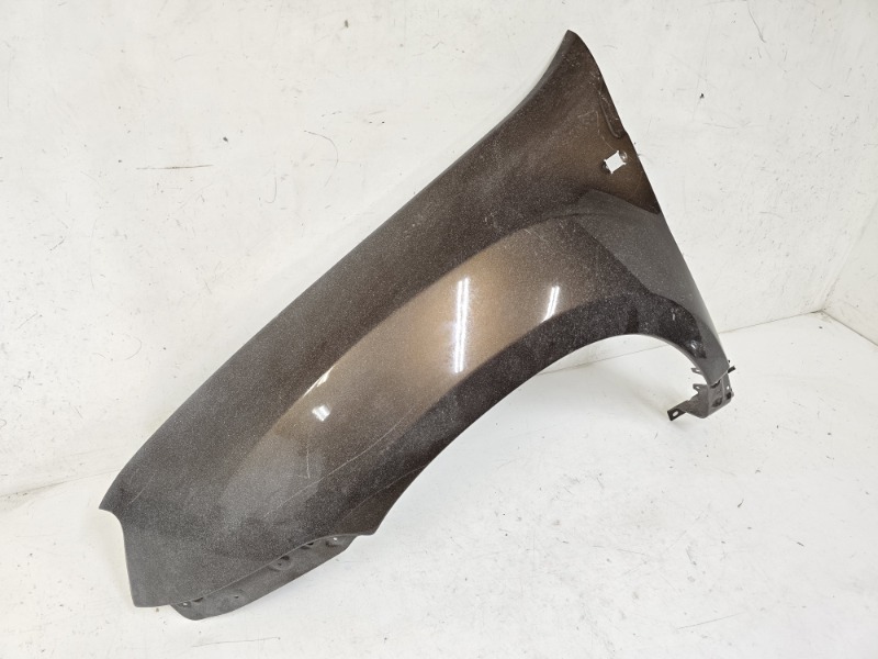 Крыло переднее левое
