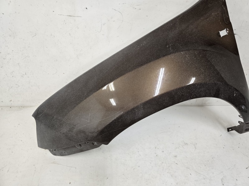 Крыло переднее левое