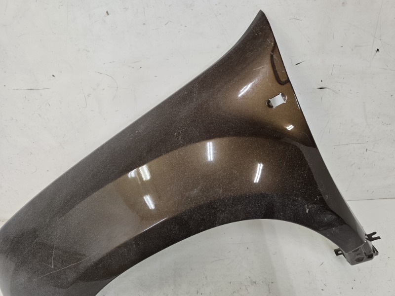 Крыло переднее левое