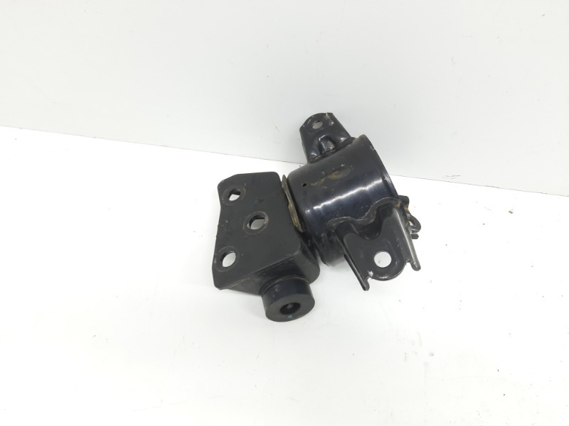 Опора двигателя левая