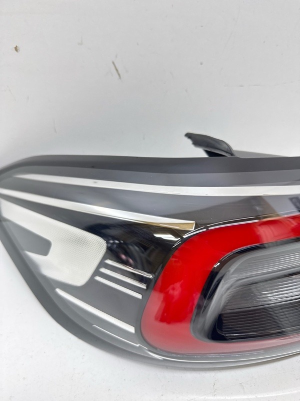 Фонарь задний левый