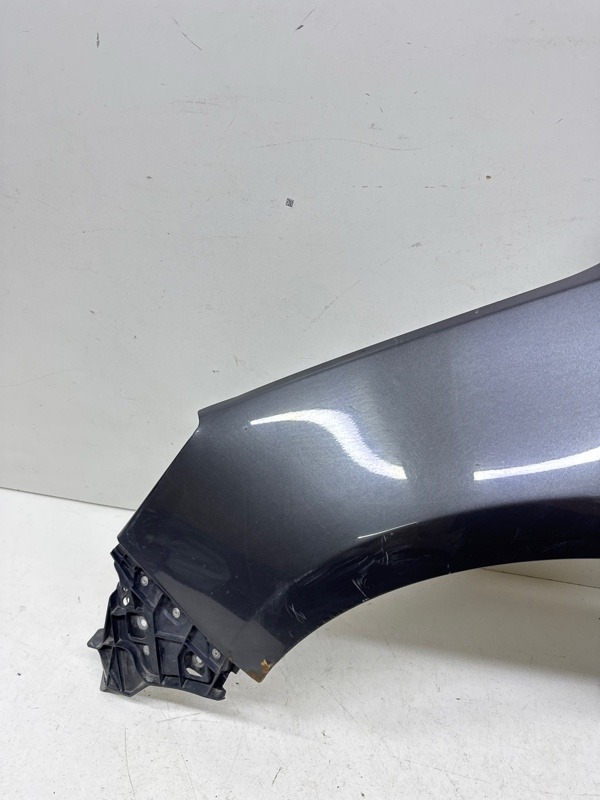 Крыло переднее левое