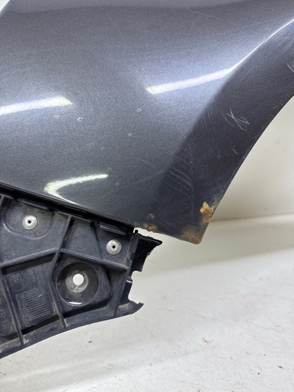 Крыло переднее левое