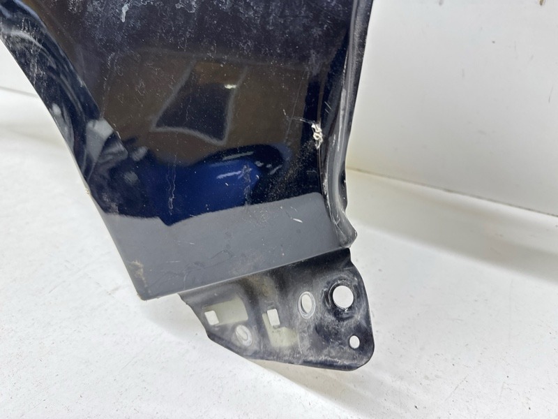 Крыло переднее правое