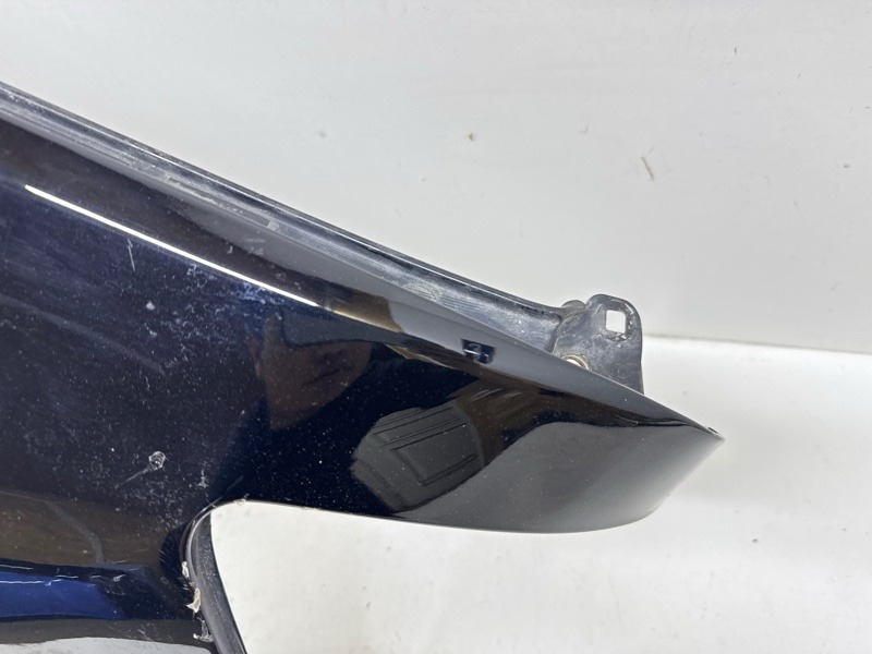 Крыло переднее правое