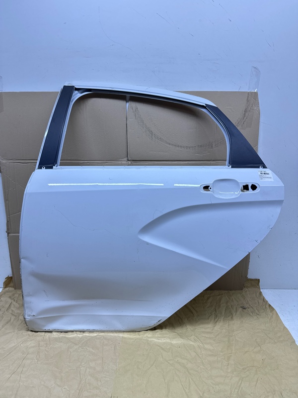 Дверь задняя левая