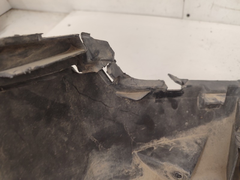 Спойлер переднего бампера