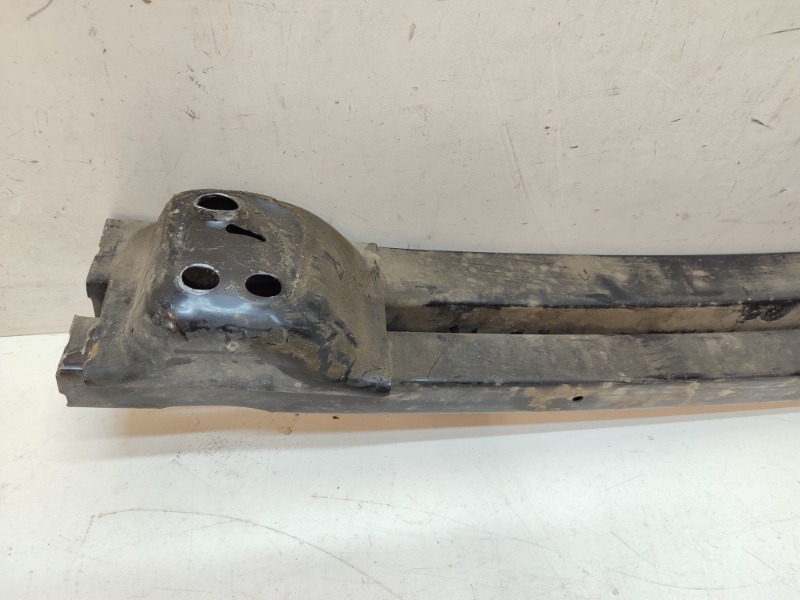 Усилитель заднего бампера