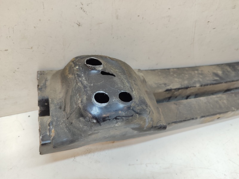 Усилитель заднего бампера