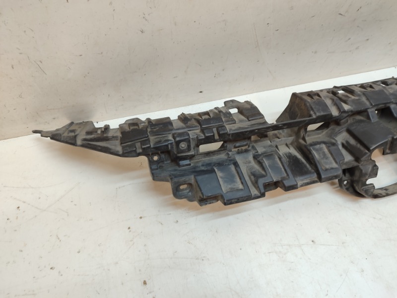 Кронштейн решетки радиатора