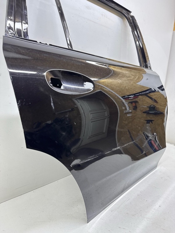 Дверь задняя правая