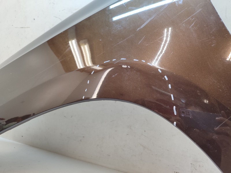 Крыло переднее левое