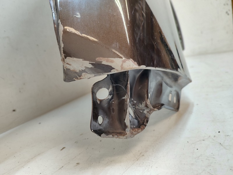 Крыло переднее левое