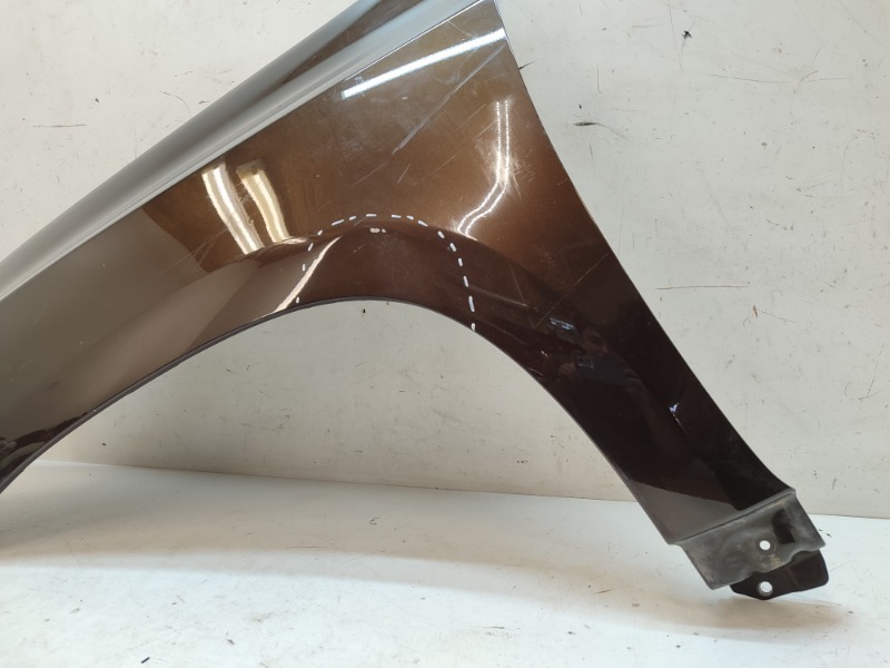 Крыло переднее левое